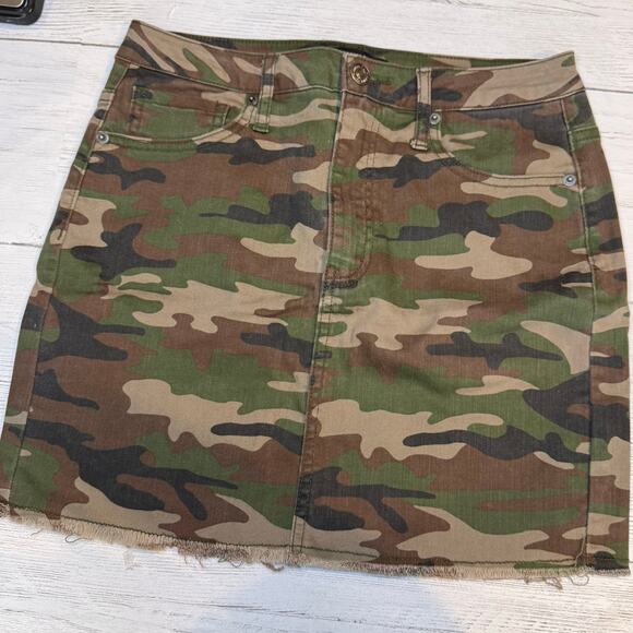 Forever 21 Dresses & Skirts - VTG Y2K Forever 21 medium green brown camo army mini skirt grunge military emo